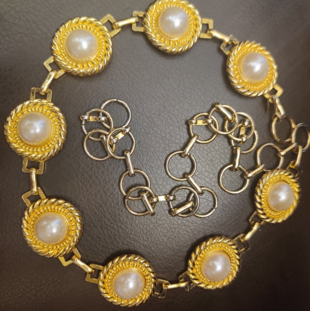 Vintage chain belt with faux pearls